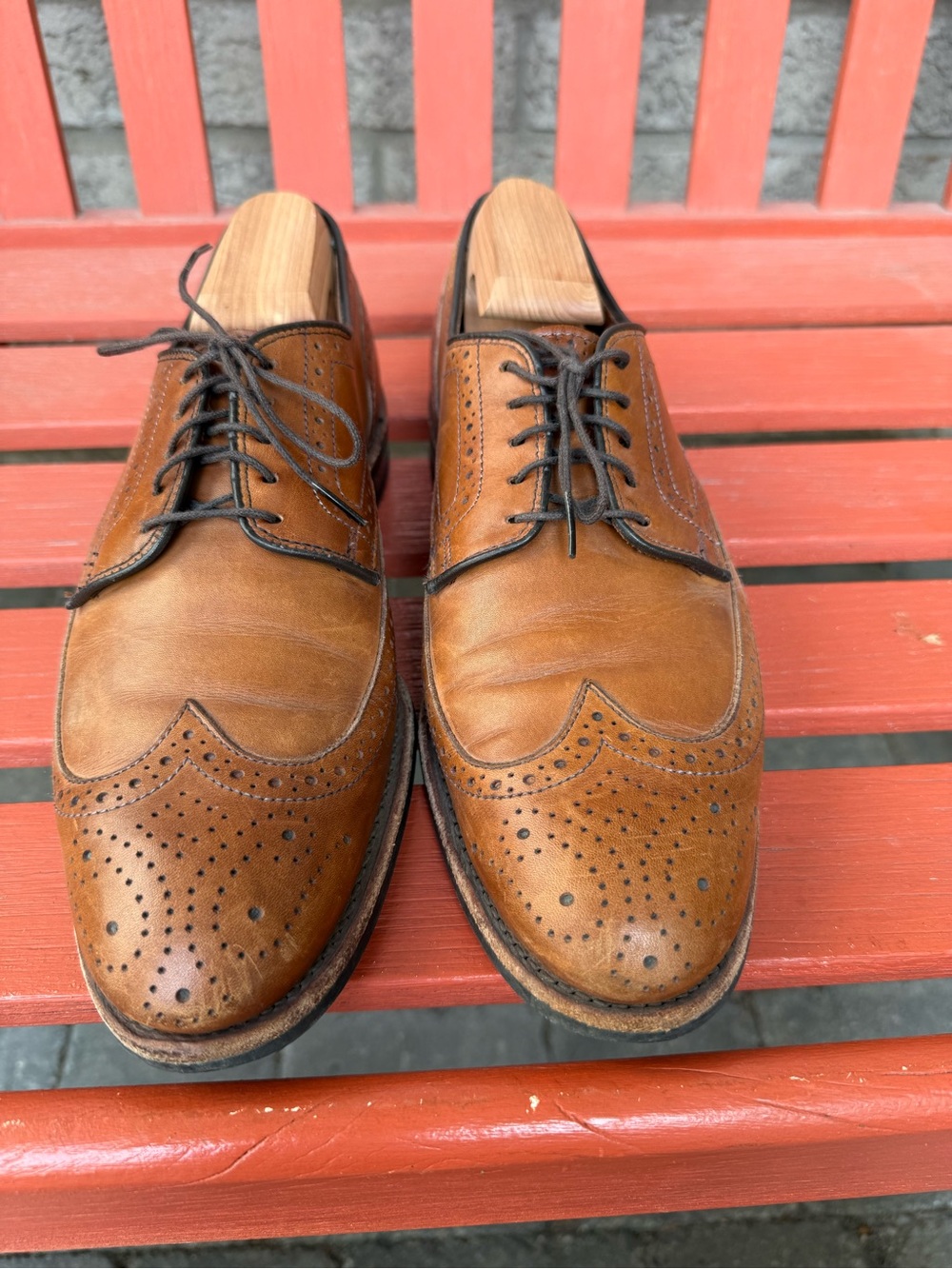 Excellent Allen Edmonds wingtip Oxford leather dress shoes